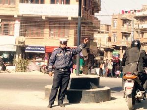 भक्तपुरका महिला प्रहरीलाई डियुटीका समय शौचको डर