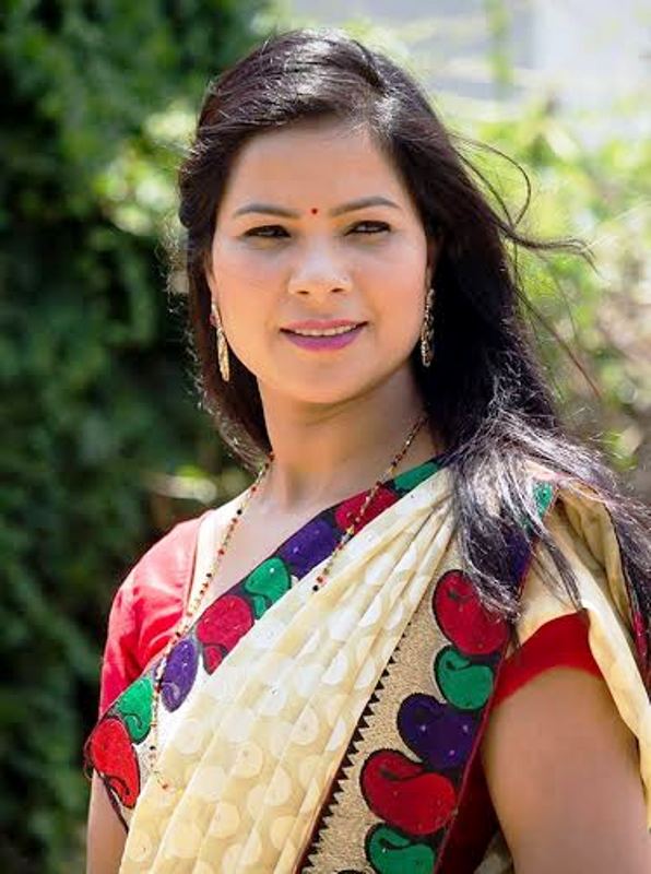 हाँस्य अभिनेत्री खड्का पुनः आमा बन्दै