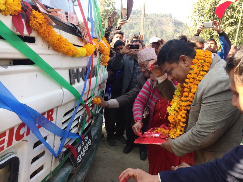 साँखुहुदै सिन्धुपाल्चोकको चौतारासम्म बस सञ्चालनमा