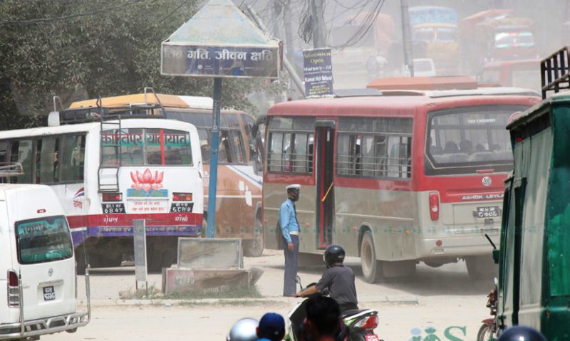 कलंकीमा यातायात रोके ५ हजार जरिवाना