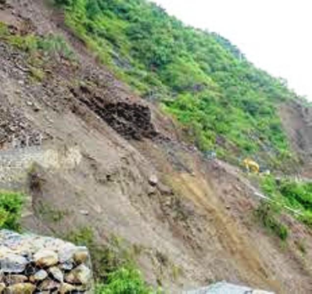 पहिरोमा पुरिएर बालिकाको मृत्यु