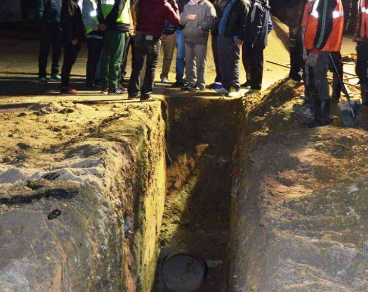 एक किमि सडक मर्मतमा सवा करोड