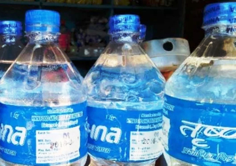 फेला पर्‍यो समयअगावै उत्पादन भएको बोतलको पानी