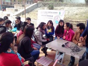 डा.इवामुराद्वारा गर्भवती महिलालाई निःशुल्क फिजियोथेरापी