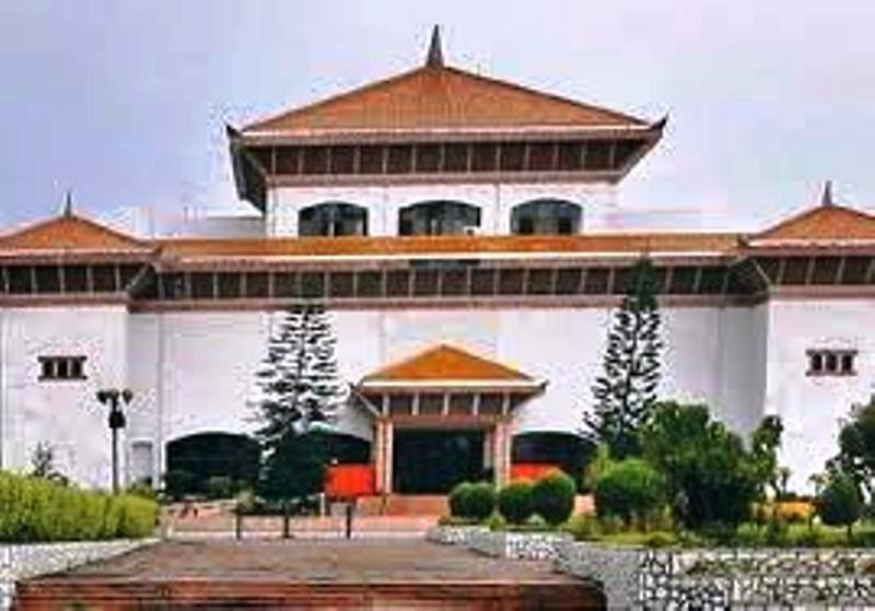 सरकारले विदेशमा उपचारका लागि लाग्ने खर्च नव्यहोर्ने