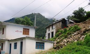 पहिरो बग्न थालेपछि जिल्ला अस्पताल असुरक्षित
