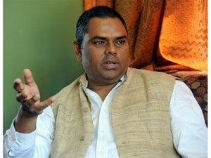गुणस्तरहीन औषधि बिक्री वितरण गर्ने औषधि पसललाई कडा कारबाही गर्ने सरकारकाे चेतावनी