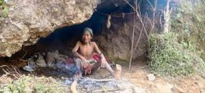 वृद्धको ओढारमा बास