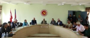 एमालेको केन्द्रीय सचिवालय बैठक च्यासलस्थित कार्यालयमा बस्दै