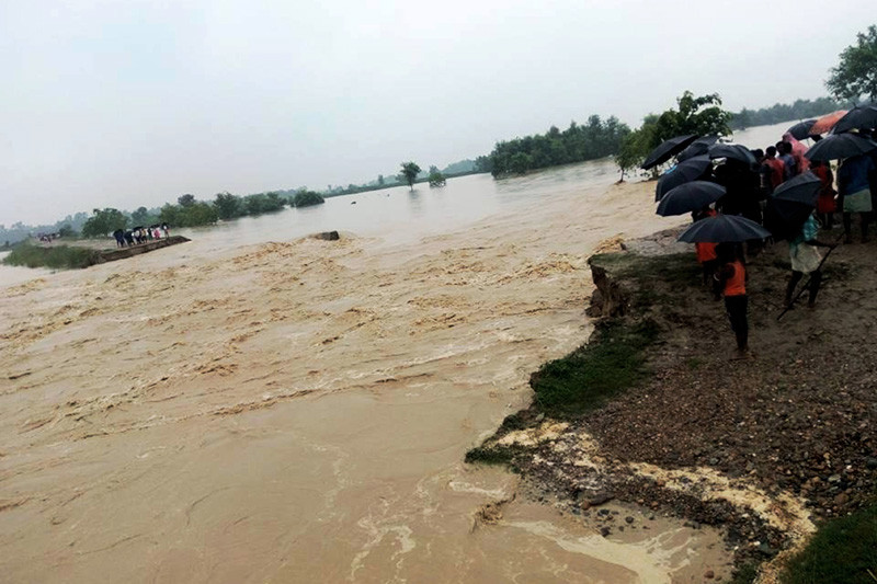 अविरल वर्षासँगै कमला नदीमा जलस्तर बढ्दै, सतर्कता अपनाउन आग्रह