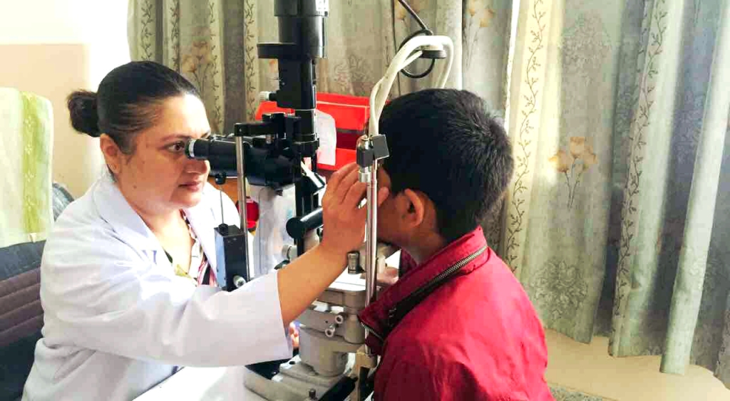 आँखा पाक्ने रोग फैलिन थालेपछि जनकपुरका शैक्षिक संस्थाहरू एक साताको लागि बन्द