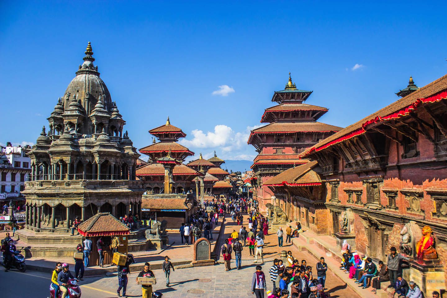 ललितपुर महानगरपालिकाले पाटन दरबार स्क्वायरका मन्दिरमा बस्न रोक