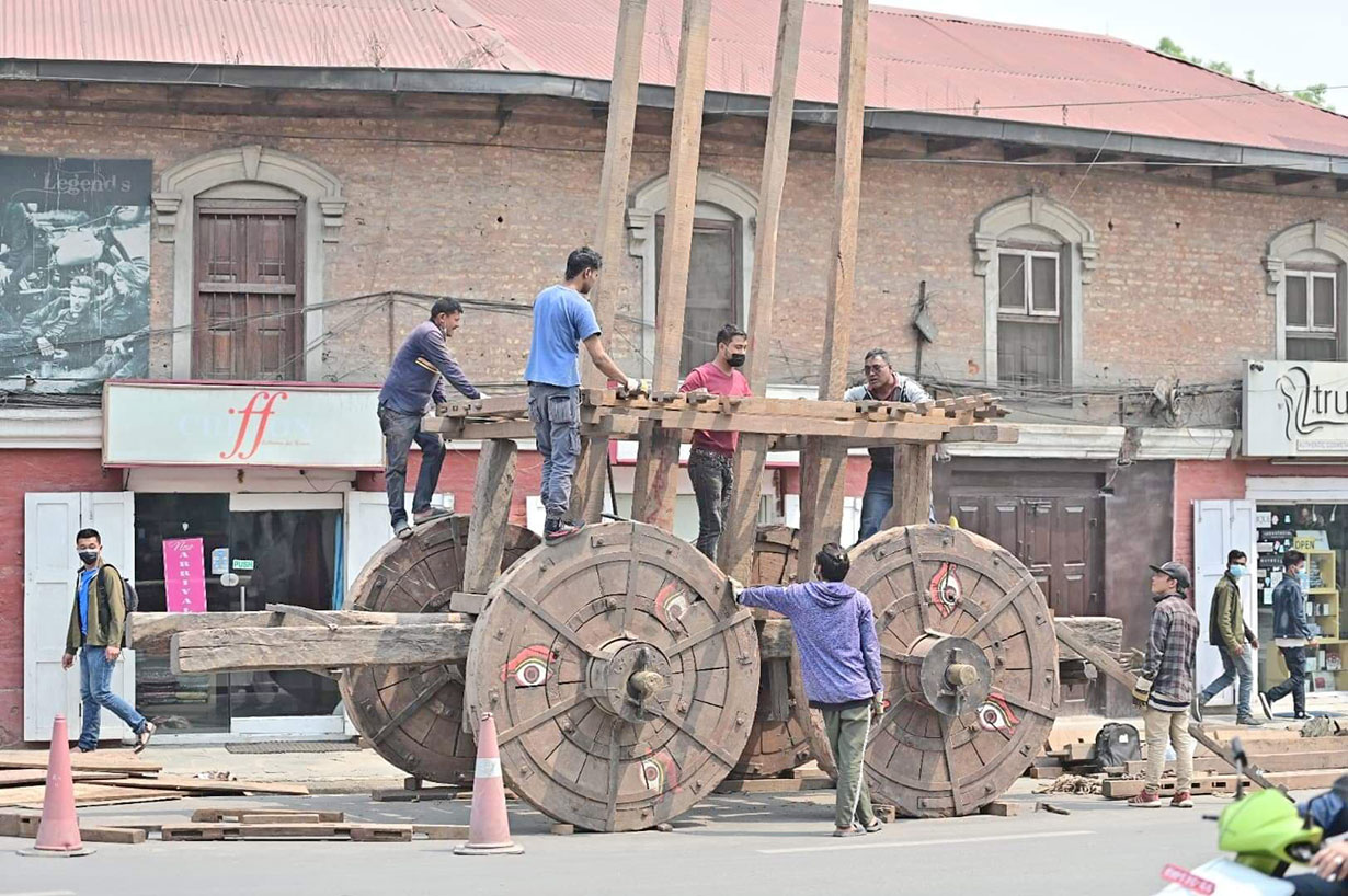 सेतो मछिन्द्रनाथको रथ निर्माण सुरु