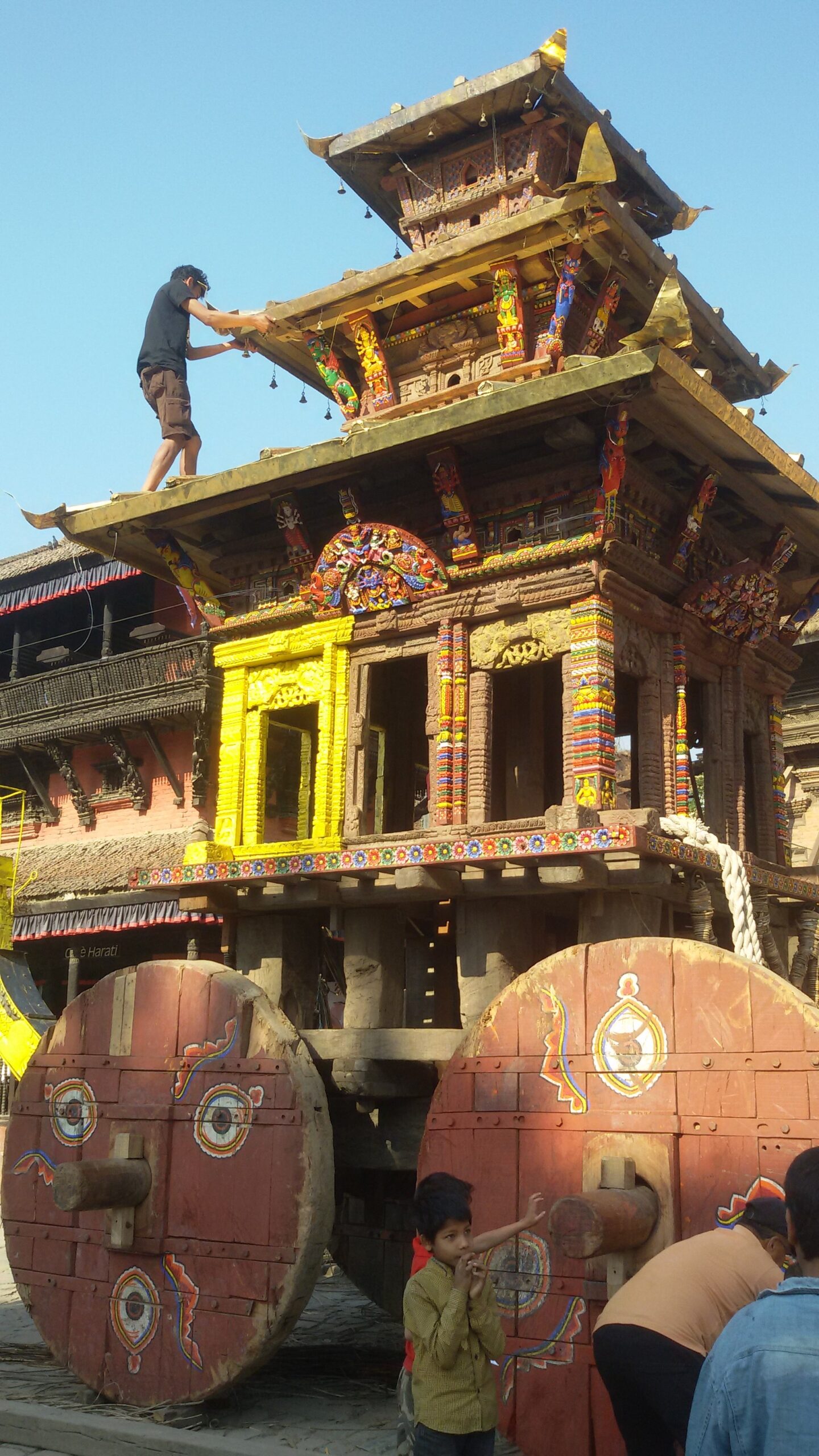 बिस्का: जात्राका लागि रथ निर्माण कार्य अन्तिम चरणमा