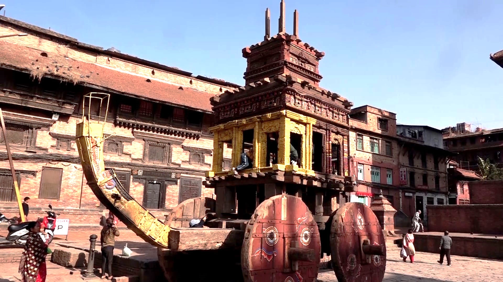 विस्केट जात्राका लागि रथ निर्माण कार्यमा तीव्रता