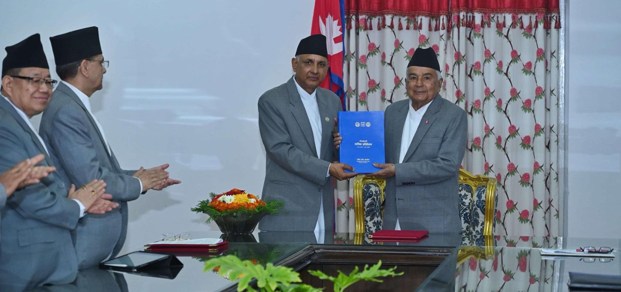 राष्ट्रपतिसमक्ष वित्त र लोक सेवा आयोगको वार्षिक प्रतिवेदन पेश