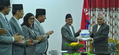 राष्ट्रपति पौडेल समक्ष निर्वाचन आयोगको प्रतिवेदन पेश