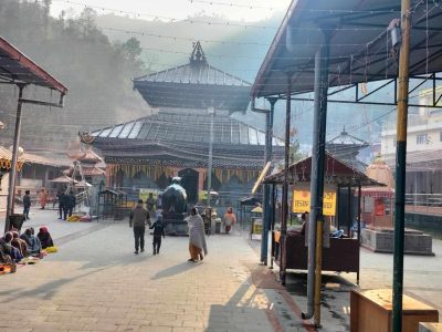 तस्वीरमा शिवरात्रीको अघिल्लो दिन केदारनाथको शिर डोलेश्वर मन्दिर