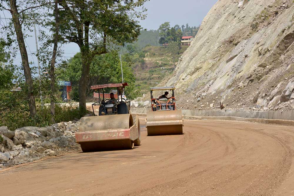 निर्माणाधीन धुलिखेल–खावा सडक खण्डको ठेक्का रद्द