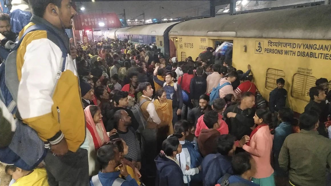 दिल्ली रेलवे स्टेशनमा भागदौडमा परी मृत्यु हुनेको संख्या १८ पुग्यो