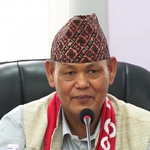 कालो झन्डा देआउँदै राजीनामा माग्दै खेकुदमन्त्रीको विरोध