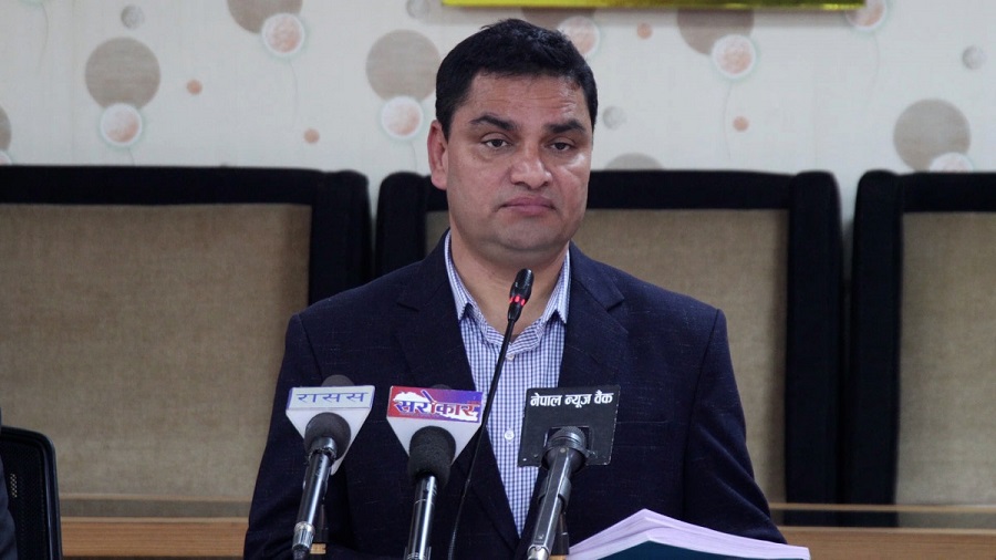 स्वास्थ्य बिमा कार्यक्रम रोक्ने अस्पतालको नवीकरण हुँदैन : मन्त्री पौडेल