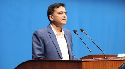 सिसाको घरमा बसेर अर्काको घरमा ढुंगा हान्ने काम नगर्न भट्टराईकाे प्रचण्डलाई चेतावनी